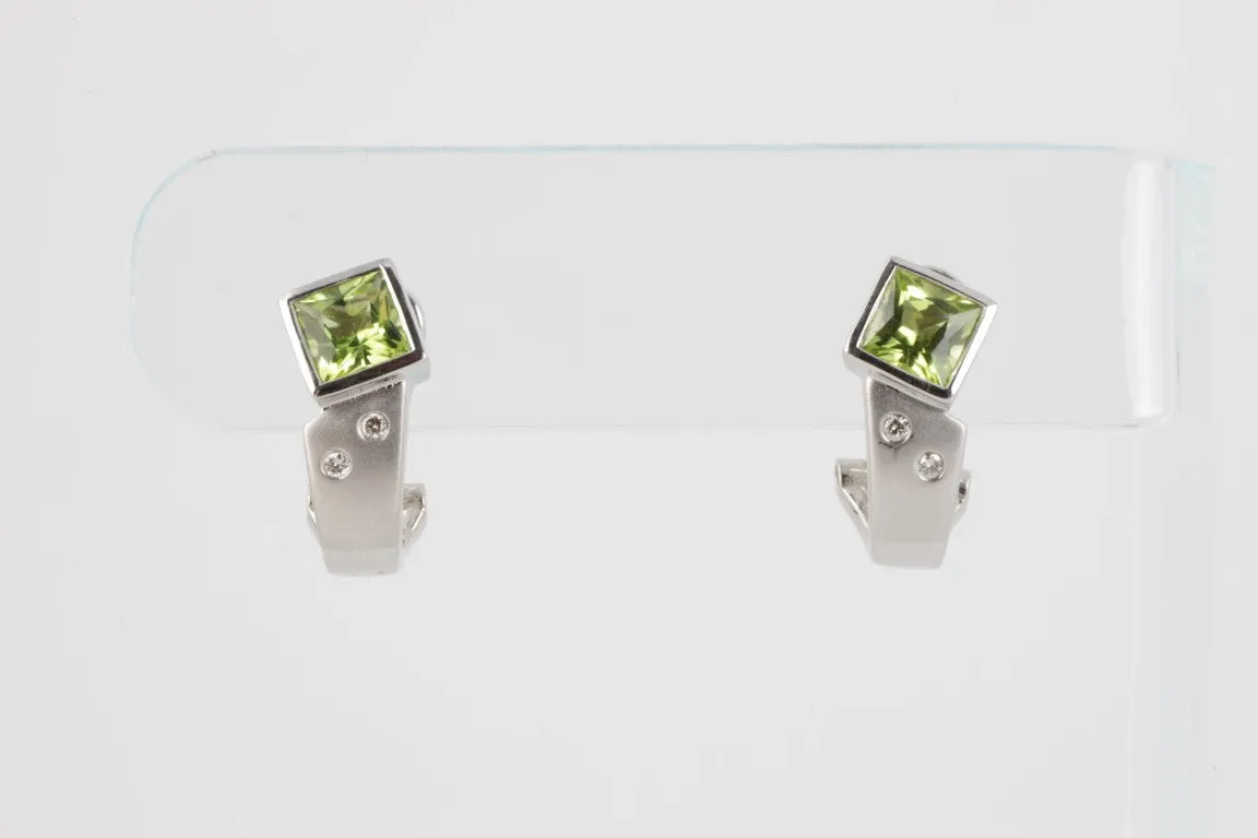 14K White Gold Peridot & Diamond Earrings and Ring Set Size 7 (8.30g.)