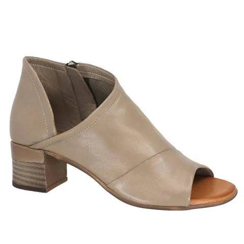 Everly Womens Gia Heels -Tan Leather / Taupe Leather / Black