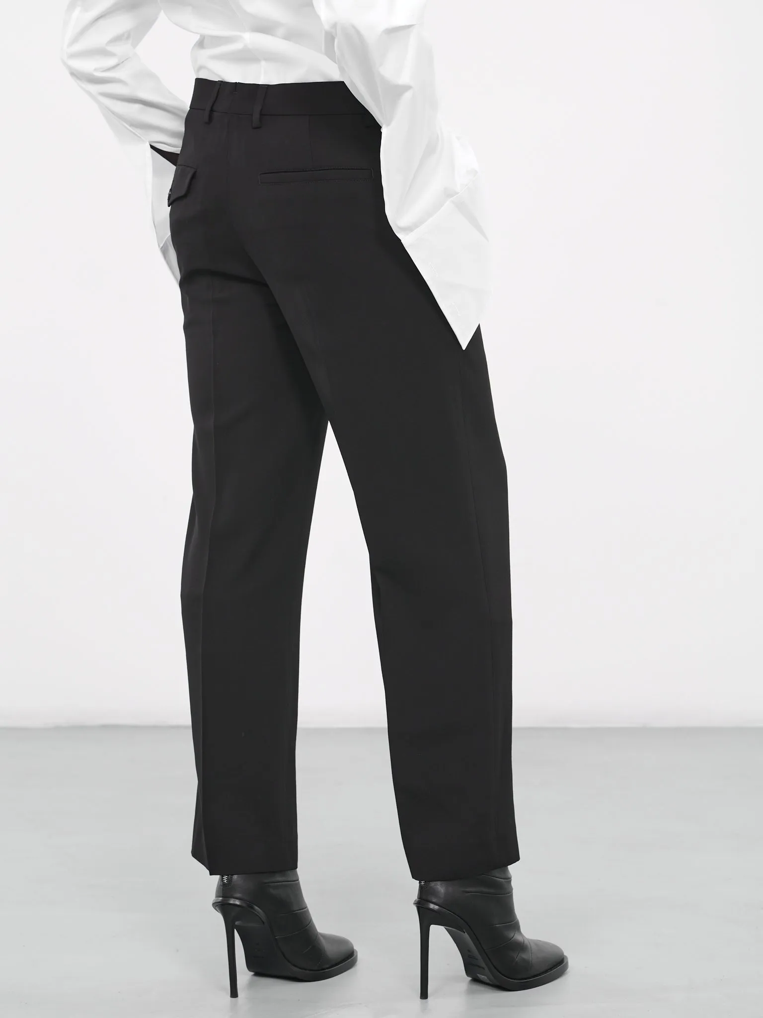 Gaelle Cropped Trousers (B0011425-FA342-099-BLACK)