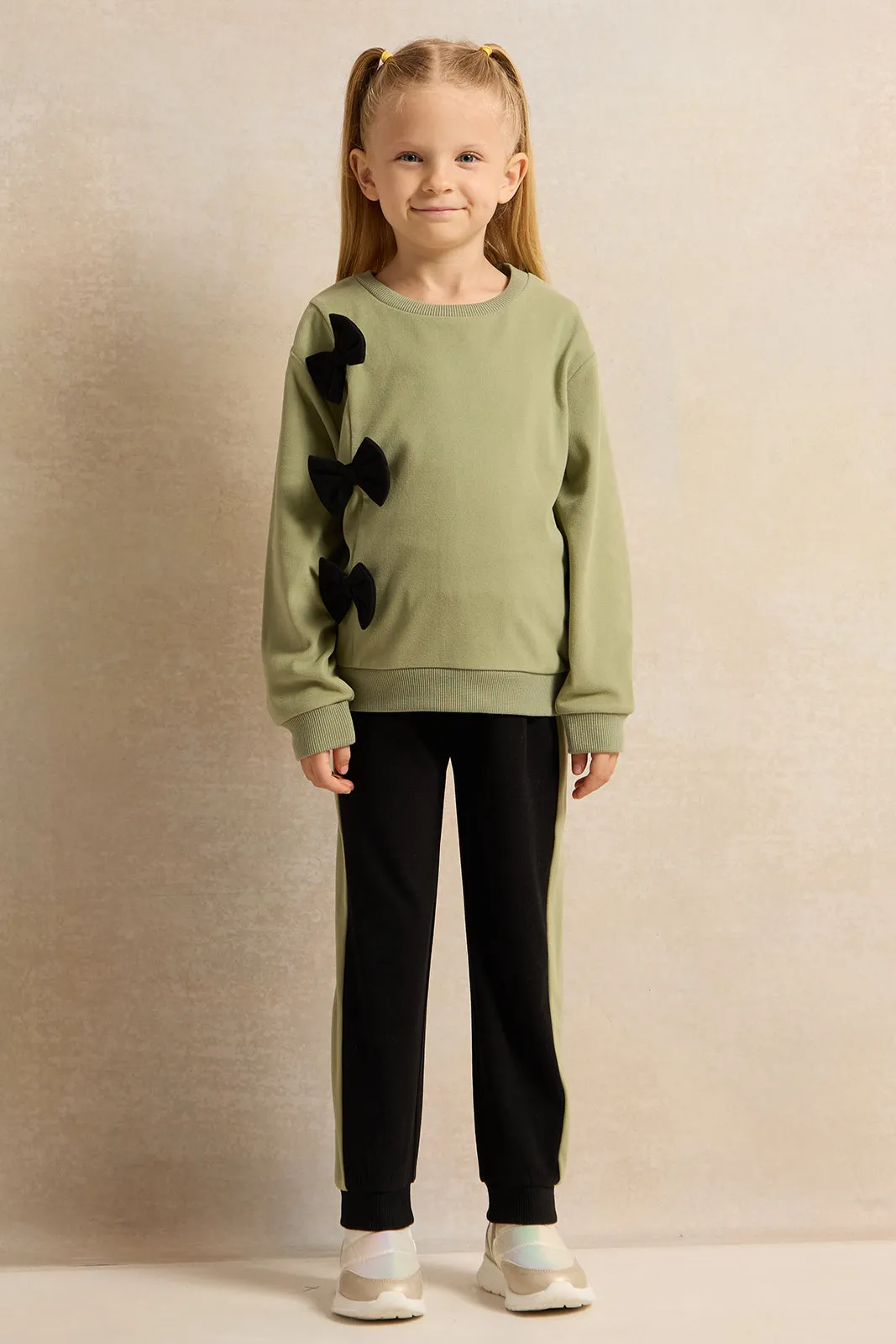 Girls Green Bow Detailed Sweatshirt And Track Pants Jog Set (2 Piece)