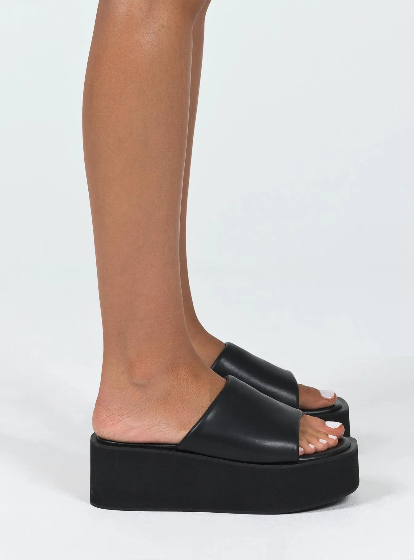 Hugo Black Flatforms