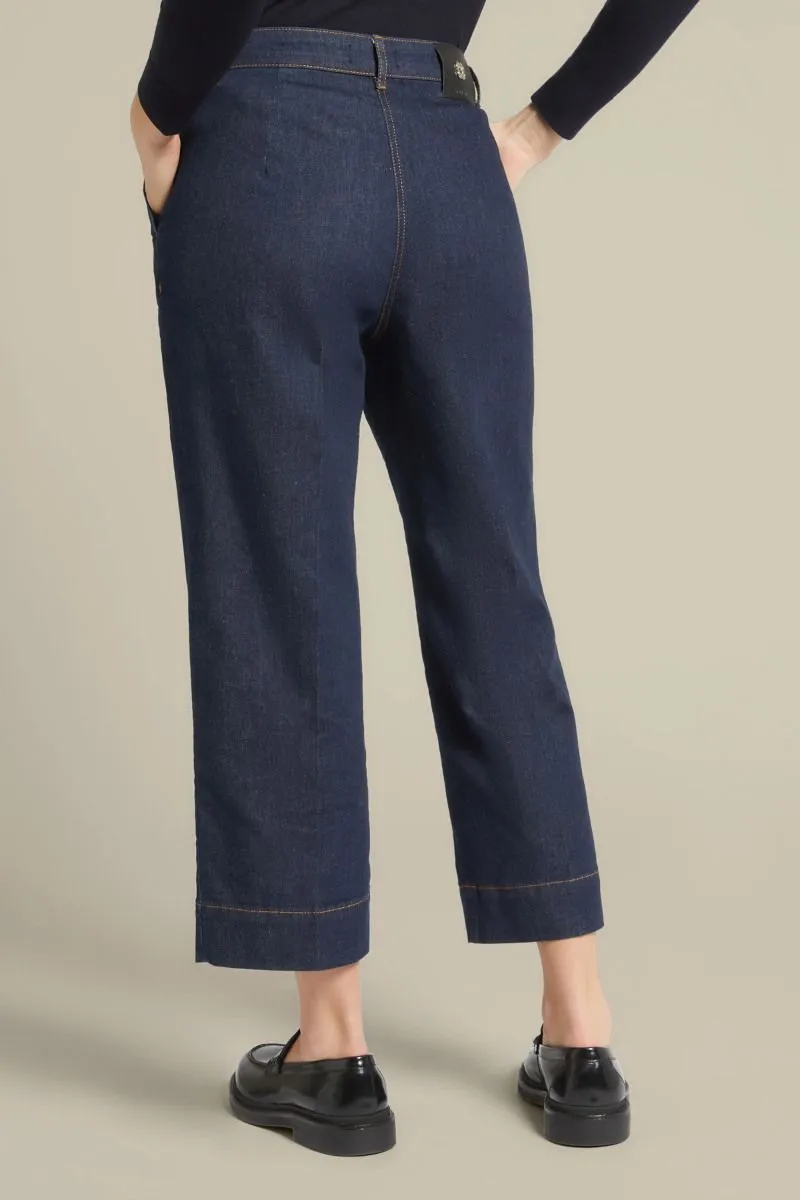 Blue sustainable cotton cropped jeans for women.