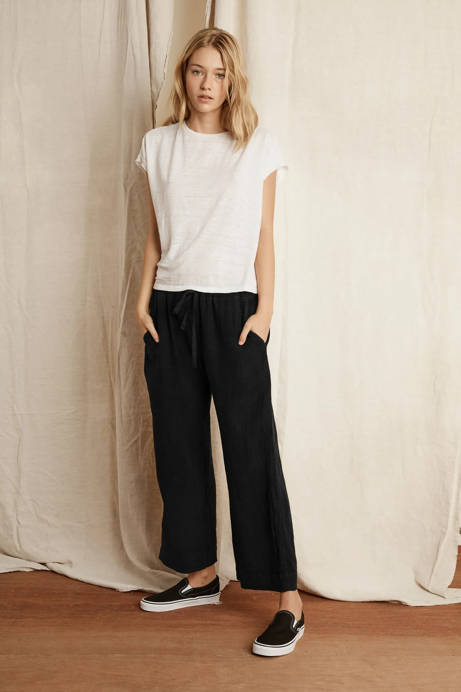 KORA WOVEN LINEN TROUSERS IN BLACK