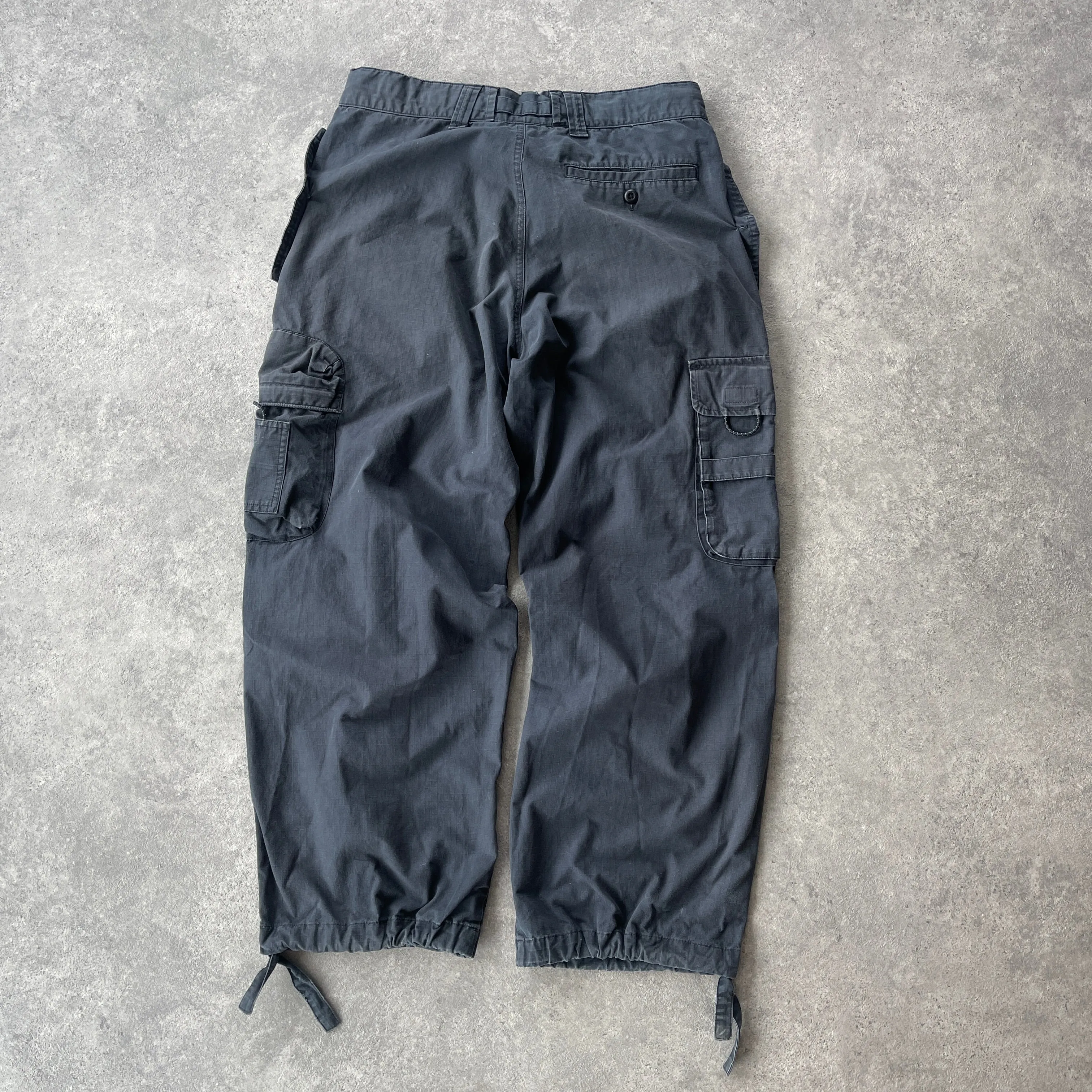 Nike ACG 2000s technical cargo trousers (L)