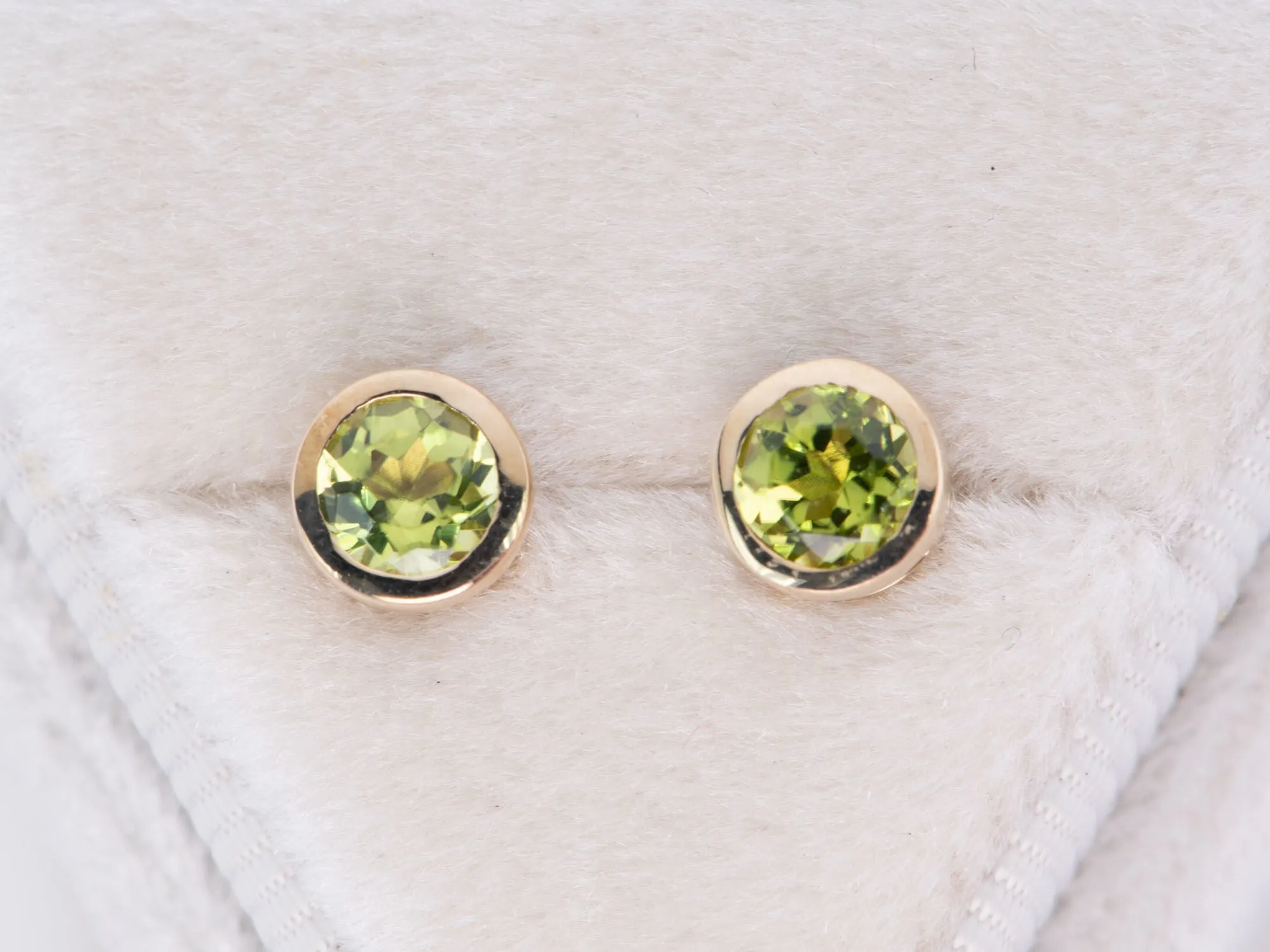 Peridot Bezel Set Ear Studs 14K Gold R3196