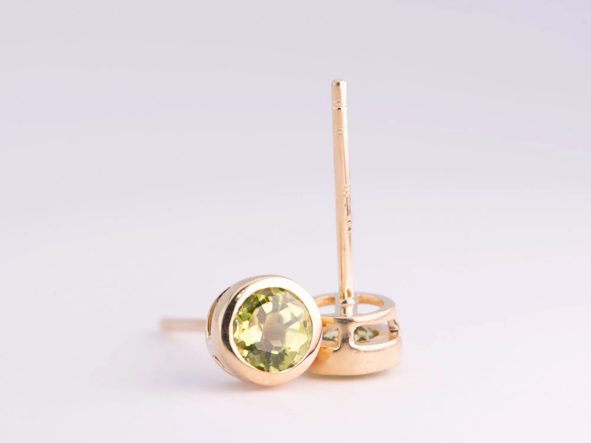 Peridot Bezel Set Ear Studs 14K Gold R3196