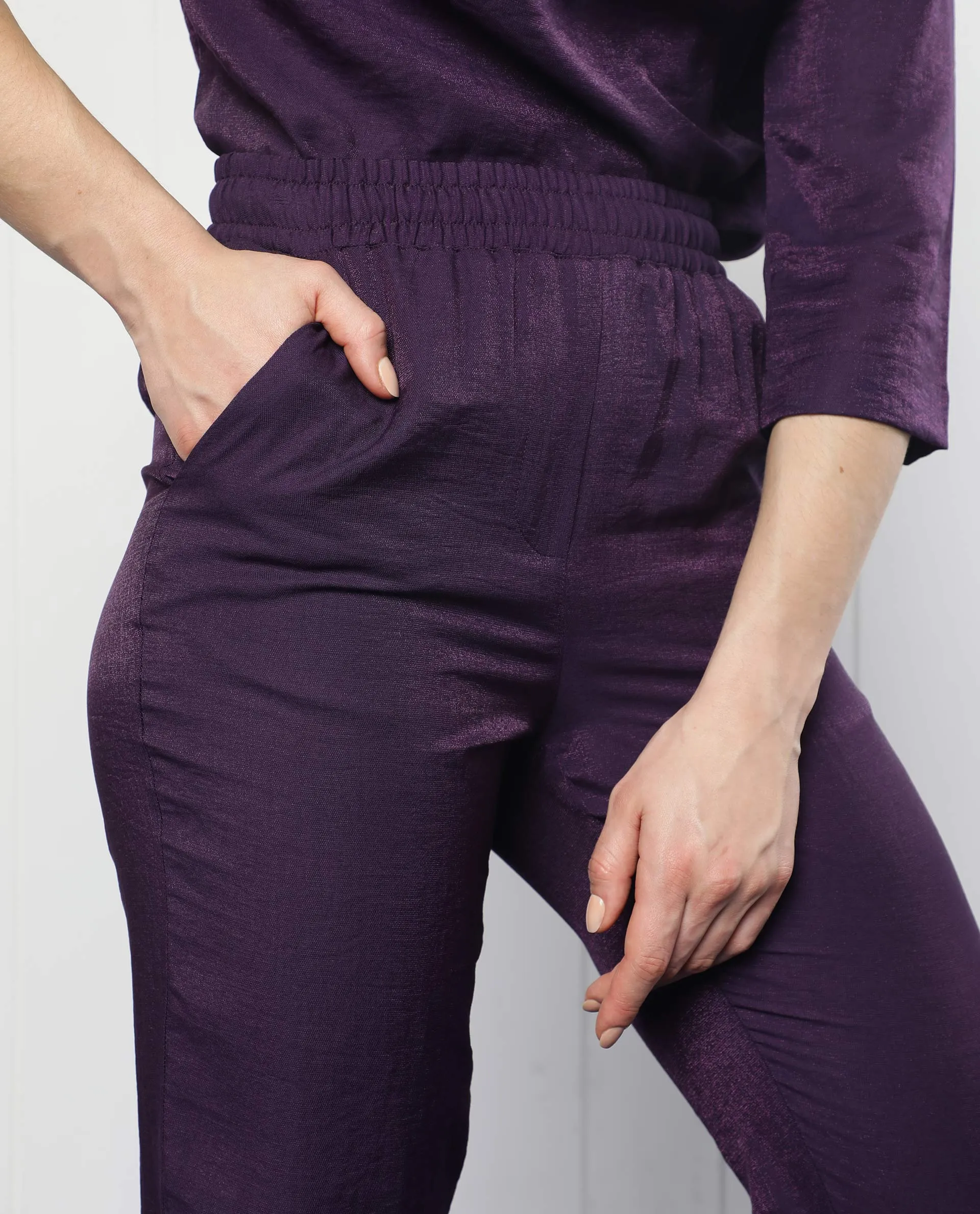 Rareism Women Unoo Dark Purple Polyester Fabric Tailored Fit Mid Rise Solid Ankle Length Trousers