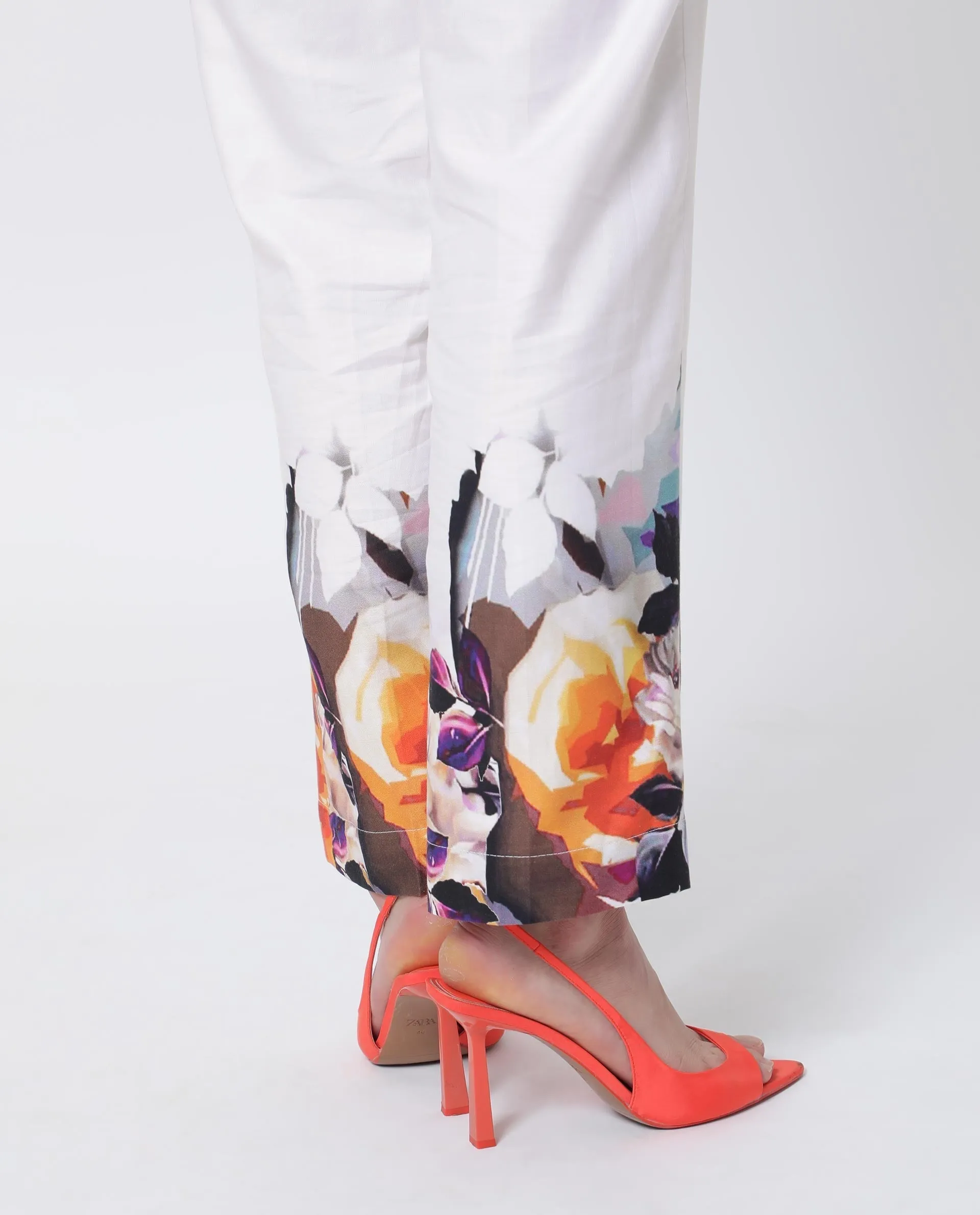 Rareism Women Weigen White Cotton Fabric Relaxed Fit Floral Print Ankle Length Trousers