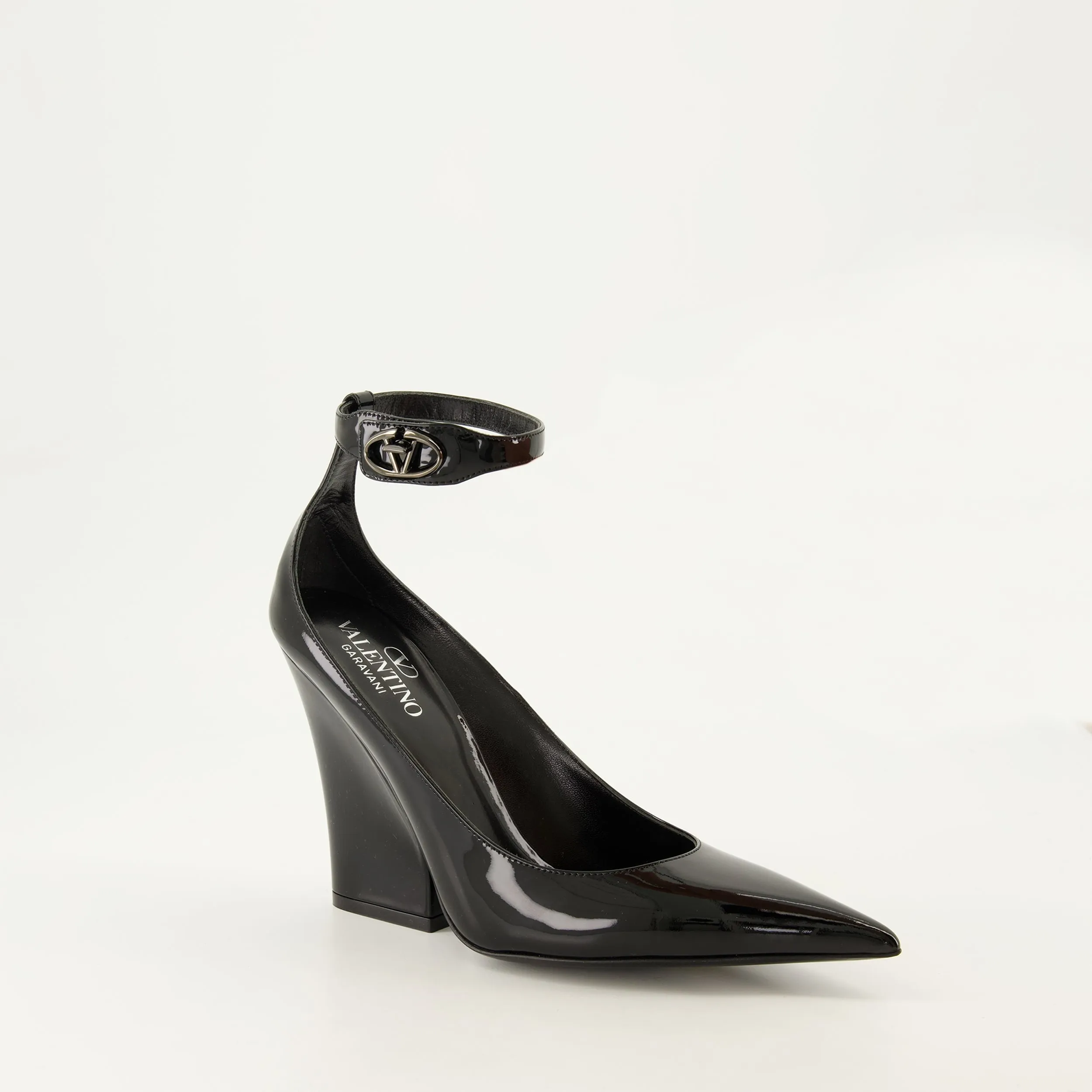 The Bold Leather Pumps