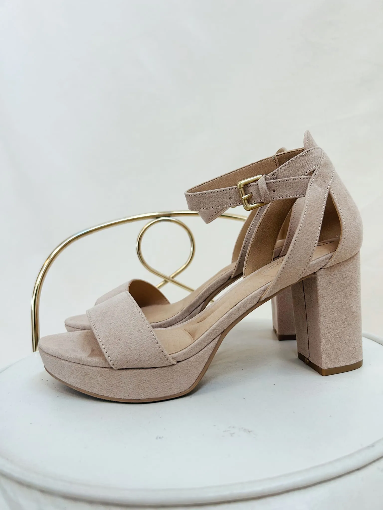 The Go On Nude Heels