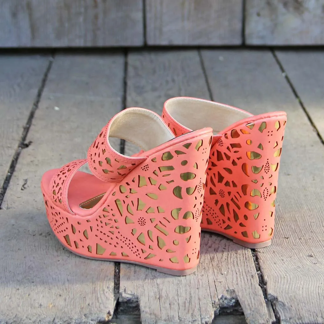 Traveling Sands Wedges in Peach