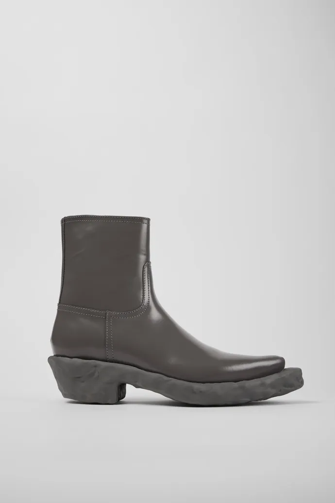 Venga Gray leather boots