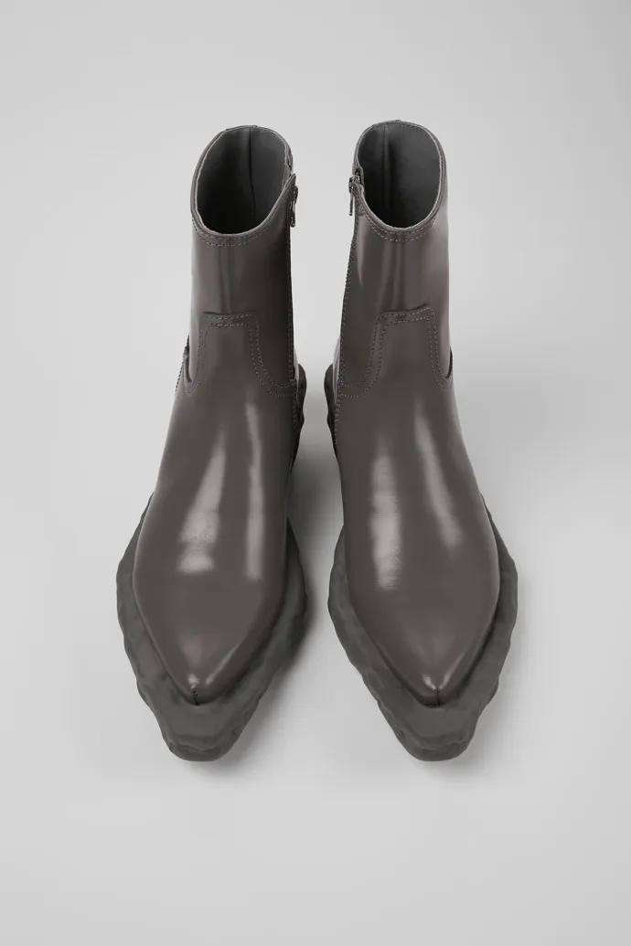 Venga Gray leather boots