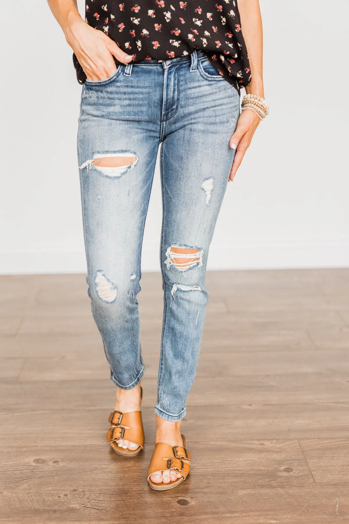 Vervet Noelle Wash Mid-Rise Distressed Jeans