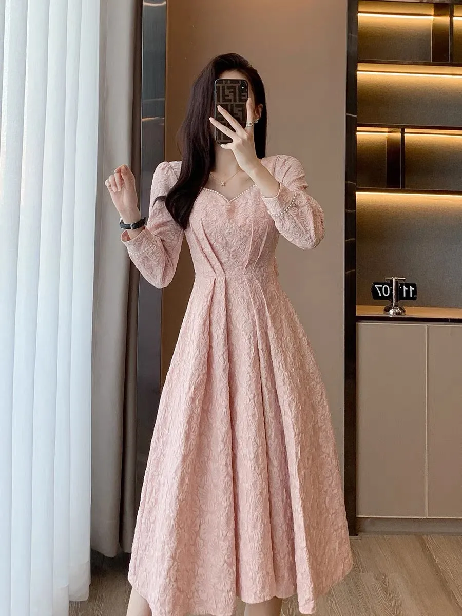 Winter new fashion temperament, gentle, light and luxurious girl, high-end sense, slim pink high-end dress, western style dress