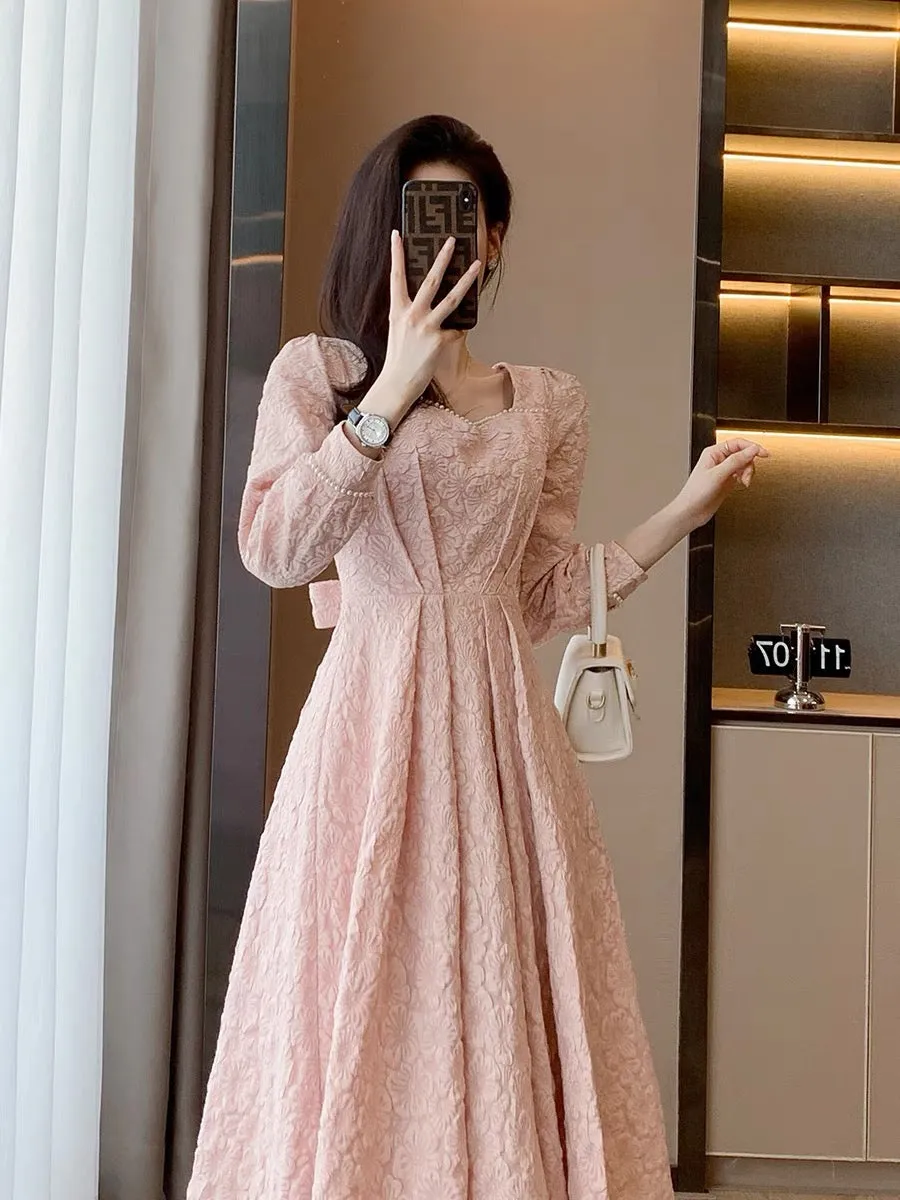 Winter new fashion temperament, gentle, light and luxurious girl, high-end sense, slim pink high-end dress, western style dress