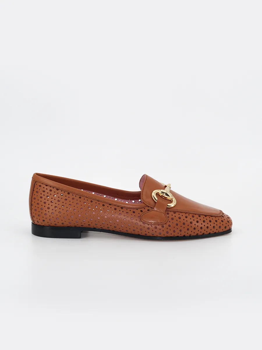 Woman leather loafers Rio in tan color.