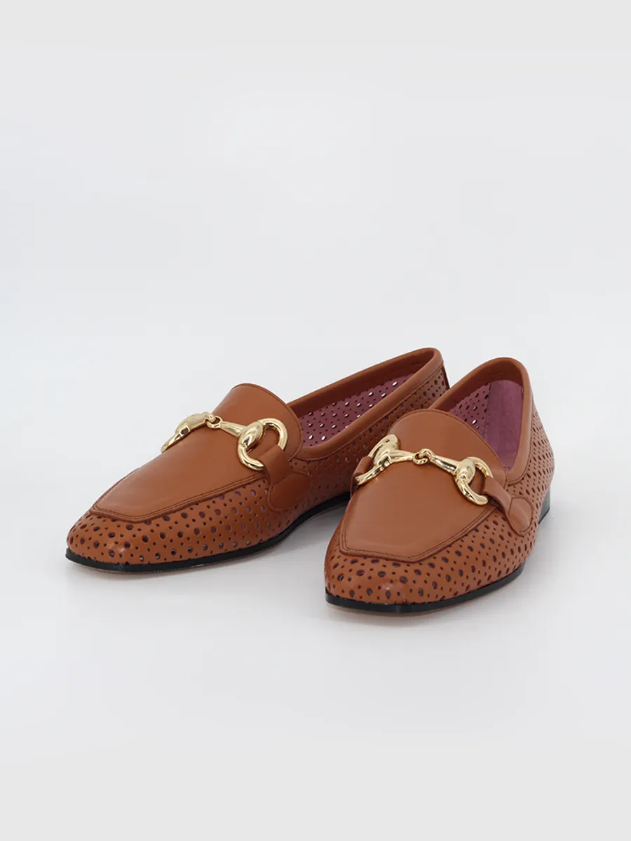 Woman leather loafers Rio in tan color.