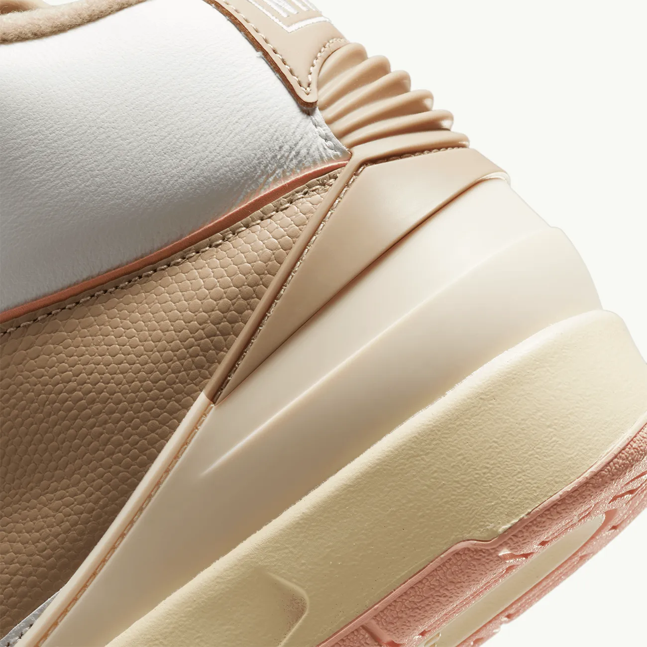 Women's Air Jordan 2 Retro - Sail/Desert Sunset Haze/Muslin