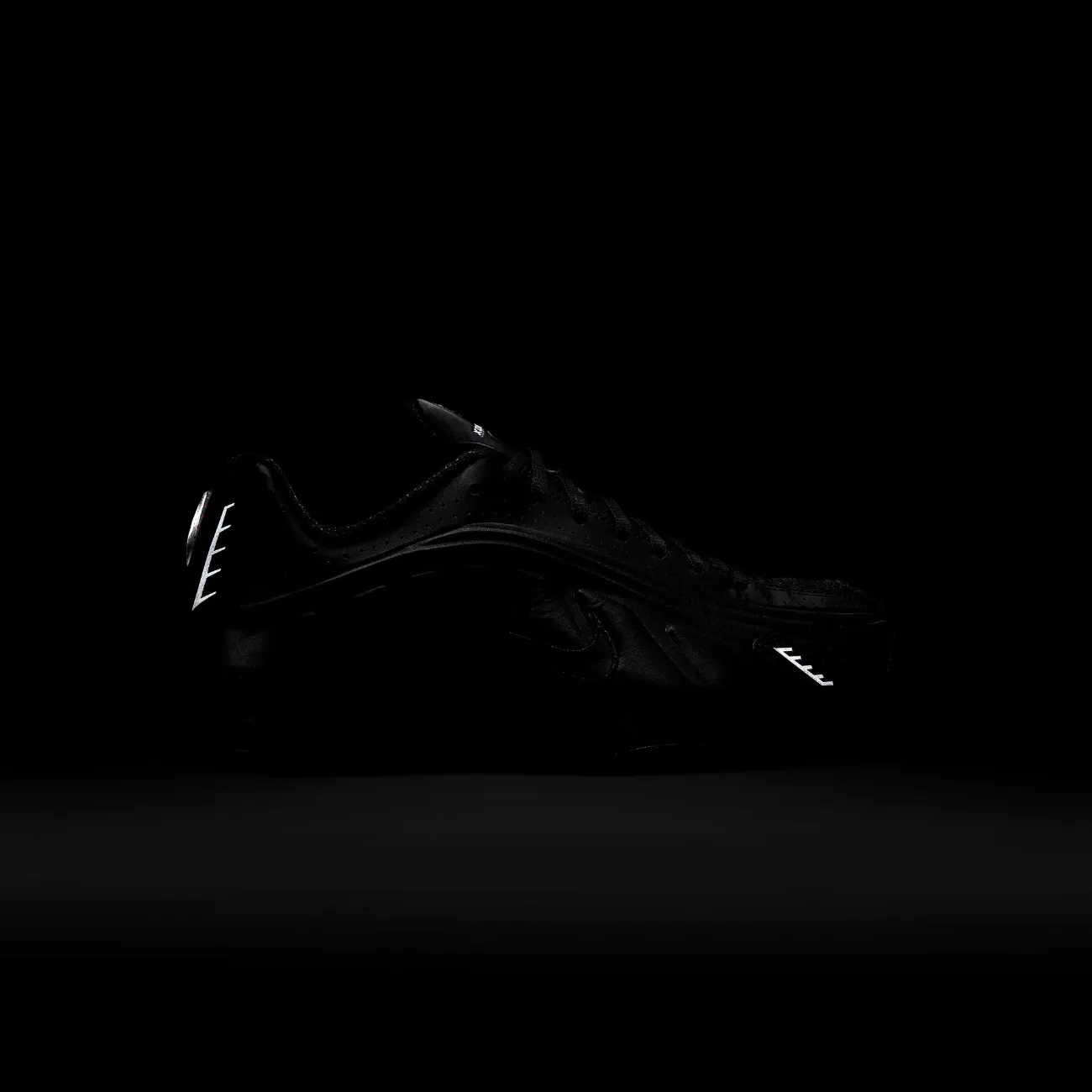 Women's Shox R4 - 'Tonal Black'